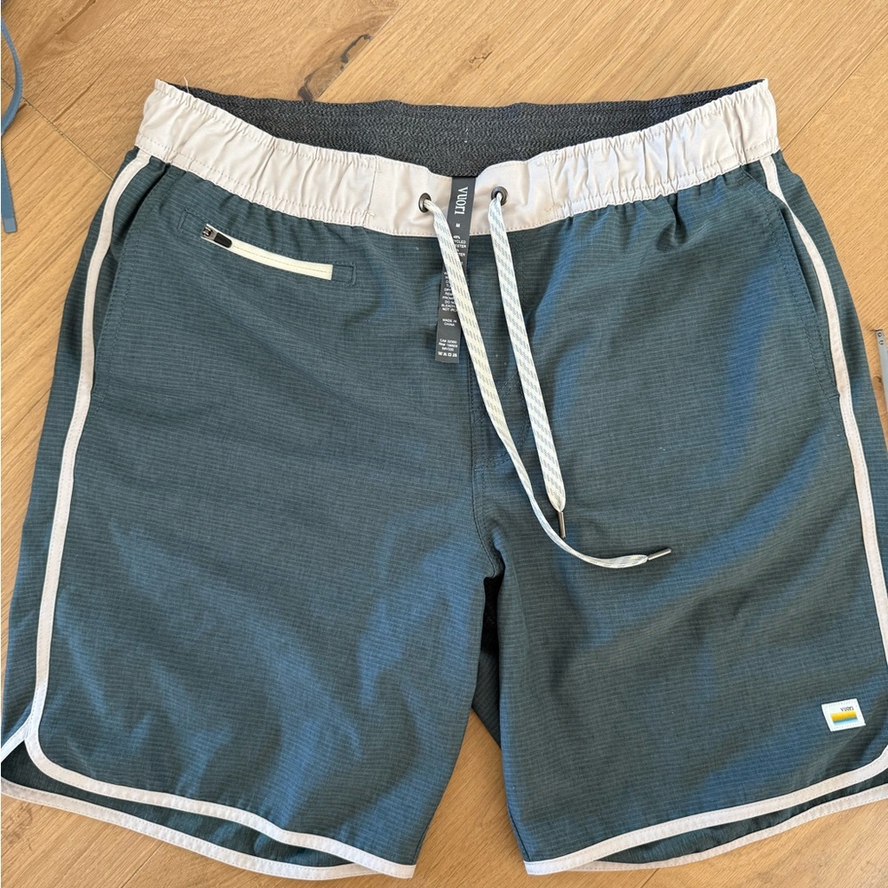 Vuori Athletic Shorts in Blue and White banks